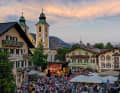 Im Windschatten erblüht sich’s einfach schöner: Kitzbühel kennt die ganze Welt – was kann St. Johann Besseres passieren?
