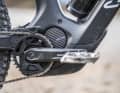 Shimanos EP8 schiebt das Canyon Spectral:On mit bis zu 85 Newtonmetern vorwärts. Der Antrieb sitzt leicht gedreht im Bike um vorne Platz für den Akku zu lassen.