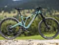 Forestal betreibt seine Light-E-MTBs mit einem fest verbauten Akku mit 360 Wattstunden. Forestal Siryon Halo: 170 mm / 29 Zoll / 18,8 kg