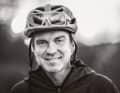 Markus Greber, Journalist, Fotograf und Mountainbiker der ersten Stunde. Nutzte das E-MTB von Anfang an als Arbeitsgerät, daraus entwickelte sich eine tiefe Leidenschaft. Nach dem Motto „Bergab kann jeder“ versucht Markus, die Dynamik bergauf in seinen Bildern festzuhalten. Damit prägte er von Beginn an auch die Bildsprache des EMTB-Magazins.
