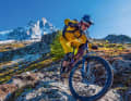 Deine Technik, das Hinterrad zu versetzen, sollte sitzen, willst Du auf den steilen, alpinen Trails rund um Chamonix Spaß haben. Gut, dass Ludo technische Spitzkehren liebt.