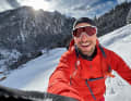 Nino Schurter beim Skitourengehen.
