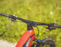 Carbon-Lenker, XTR-Ausstattung, Crank-Brothers-Carbon-Laufräder: Auch in Sachen Ausstattung wurde darauf geachtet, dass das Rotwild R.X735 keinen überflüssigen Speck auf den Rippen trägt. Carbon-Kurbeln hätten das Kohlefaserpaket komplettiert.