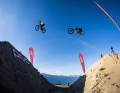 Mut für 10: Casey Brown und Jess Blewitt  beim Crankworx Innsbruck Whip Offs