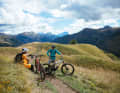 Was ist nun geiler? Wir sind uns einig: Für Mountainbiker das Minimal-Konzept - weil einfach leichter, handlicher und verspielter. Hier noch mit den "alten" Levo-Modellen von Specialized.