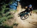 Lässt den Dreck spitzen: Moto-Enduro-Pro Manu Lettenbichler auf dem Core 3.