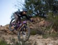 Liv Intrigue-X und Intrigue-X-Advanced: Neue Mid-Travel Trail-Bikes für Frauen