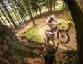 Wir haben das Decoy SN in verschiedenen Bikeparks und auf vielfältigen Enduro-Strecken getestet. Dank Fazua-Schub macht auch der Uphill richtig Laune.