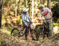 Showdown in Bischofsmais: Zum Fotoshooting und finalen Back-to-back-Runs durften sich die Tester im Bikepark am Geisskopf bei idealen Bedingungen austoben.