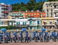 Wer nur eine kurze Radtour plant, kann sich in Nizza einfach ein Stadtrad leihen.