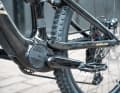 Das Amflow PL Carbon ist das bisher einzige E-Bike mit dem neuen Motor DJI Avinox. Der fällt kompakt aus, soll 2,52 Kilo wiegen und mit 105 Newtonmetern anschieben.