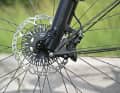 Erstmals gibt es das Bosch ABS auch in Kombination mit den beliebten Bremsen von Shimano. Von der günstigen MT200 bis zum Top-Stopper XTR.