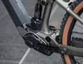 Der neue Bosch-Motor, für den Bulls die Modellpalette umfangreich überarbeitet hat. Auf der Eurobike durfte das Aggregat nur abgeklebt gezeigt werden.