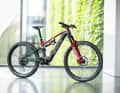Das Sonic EN-R ist das neue Vollgas-Enduro von Bulls. 170/160 Millimeter Federweg, Vollcarbon-Rahmen und der neue Bosch Performance Line CX sind die wichtigsten Eckdaten.