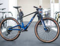 Das Bulls Wild Edge Team: 120 Millimeter Federweg // 29 Zoll // 10,9 kg (Herstellerangabe) // 6999 Euro.
