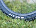 Schlichte Optik, auffällige Wirkung: Die superleichten Carbon-Laufräder von Acros bringen ein leichtfüßiges Fahrgefühl.