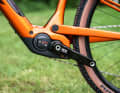 Boschs SX Antrieb liefert 400 Watt und 40 Newtonmeter im Dauerbetrieb. Im Sprint setzt der kleine Bosch sogar bis zu 55 Newtonmeter und 600 Watt frei.