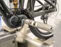 Neben unzähligen Stunden auf dem Trail haben wir jeden Motor auch einem umfangreichen Prüfprozedere auf dem Rollenprüfstand unterzogen. Die exakt vergleichbaren Messwerte helfen, die Erfahrungen aus der Praxis genau einzuordnen und ein exaktes Bild der Antriebe zu zeichnen.
