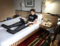 Die Reboots Go X beim Einsatz im Hotelzimmer eines Etappenrennens: Realistischer könnten die Testbedingungen kaum sein.