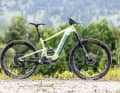 Das Heckler von Santa Cruz gehört zu den besten All Mountains am Markt. Gerade das Fahrwerk beeindruckt. Für teils nur knapp über 5000 Euro findet man kaum ein besseres Bike.