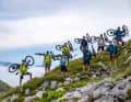 Sie haben es wieder getan und ihre Erlebnisse in eine 7-teilige Video-Serie verpackt: Peter Baumeister und seine Transalp-Crew.