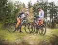 Erlebnisse suchen und teilen: Das ist in der Erlebnisgesellschaft Routine und auf dem Mountainbike Alltag.