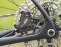 Zur Shimano XT-Ausstattung des Cube Hardtails zählen auch hydraulische Scheibenbremsen mit Flatmount-Montagestandard.