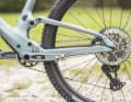 Huch, Schweißraupen am Hinterbau? Das Scott Spark 920 TR besteht vorne aus Carbon, hinten jedoch aus Aluminium. Im Heck sind die Steifigkeitswerte auffällig hoch.