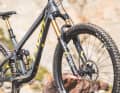 Das Pivot kommt als einziges Testbike mit einer 140er-Gabel mit dicken 36er-Standrohren.