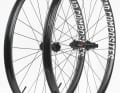 In dem Three-Zero-Laufradsatz vertraut Bike Ahead auf DT Swiss 240 Naben.