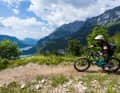 Ja, er ist kleiner als der Gardasee, er liegt 800 Meter höher, sein Wasser ist frischer, aber wir bleiben dabei: der Molvenosee ist schöner.