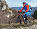 Beziehungs-Highlight: Ohne Shuttle ging die Kombination aus leichtfüßigem Handling und Trailbike-Reserven an den steilen Hängen des Gardasees besonders gut auf.