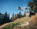 Gap-Drop auf der DH im Park Špičák: die Anfahrt ist etwas hakelig - Gruselfaktor 2/6