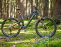 Light-Bike mit den Genen eines konventionellen E-MTB: Der Fazua Ryde 60 macht das Lyke zum Super-Allrounder.