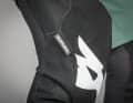 Über dem Knie schützt robustes Cordura vor Abrieb