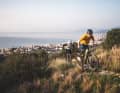 Stimmen Luftdruck, Sitzhöhe und Fahrwerks-Set-up, sind einem auf dem Instinct von der ersten Pedalumdrehung an kaum Grenzen gesetzt. Ein-gewöhnungszeit? Braucht es nicht! Die Sitzposition gefällt auf Anhieb.