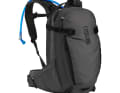 Für zusätzlichen Schutz könne optional ein CE-zertifizierter Rückenprotektor eingesetzt werden. Der separat erhältliche Camelbak Impact Protector entspricht der Norm CE 1621-2 Level 2 und sei ist Hersteller einer der leichtesten und flexibelsten Protektoren am Markt.