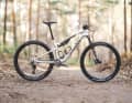 Das Canyon Lux Trail CF7 wiegt 12,7 kg und kostet 3699 Euro.