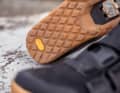 Zudem soll Vibram-Gummi für Grip abseits des Pedals sorgen