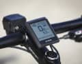 Das Intuvia 100 Display liefert klassische Tacho-Funktionen. Ein Farbdisplay mit Navi-Funktion gibt's erst bei teureren Modellen.