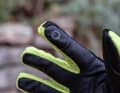 Daumen und Zeigefinger: Touchscreen-tauglich und trotzdem griffig
