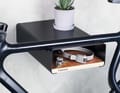 Stabil und schick: Designwandhalter wie das „S-Rack“ und das „D-Rack“ von Parax spielen oft mit der Physik. Obwohl sie besonders leicht und luftig wirken, halten sie das Bike doch stabil an der Wand.