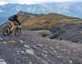 Die Abfahrt vom Cime de Chamoussillon führt dann über die Kamelbuckel der Terre Noire.