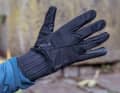 Wer einen taktilen Handschuh für technisches Gelände sucht, ist beim Craft richtig.