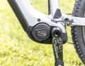 Der bewährte Bosch CX Antrieb der vierten Generation mit bis zu 85 Nm Drehmoment und ein 750 Wh starker Akku bieten die entsprechende Power und Reichweite auf allen Trails.