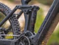Ohne Ausgleichsbehälter fehlen dem Deluxe etwas die Nehmerqualitäten. Dafür spricht der Rockshox-Dämpfer feinfühlig an.