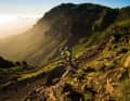 Die hohen Berge Gran Canarias sorgen für zwei unterschiedliche Vegetationszonen: subtropisch im Norden und im Bergland, wüstenartig im flachen Süden.