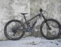 Schick, clean, leicht: Das Last Asco ist ein traumhaftes Tarilbike aus Carbon. Doch ist es auch dauerhaltbar?