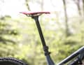 Überlänge: Merida setzt am One Forty auf ein spannendes Geometrie-Konzept und eine Dropper-Post mit bis zu 230 Millimetern Hub.