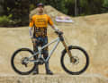Racer und Firmengründer Gee Atherton hat das S.200 schon auf dem knallharten Kurs des Extrem-Rennens Redbull Hardline in Tasmanien getestet.